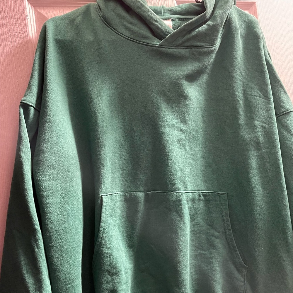 Sweatshirt, the size is XL, the brand is Arizona Jean co, the color is green.